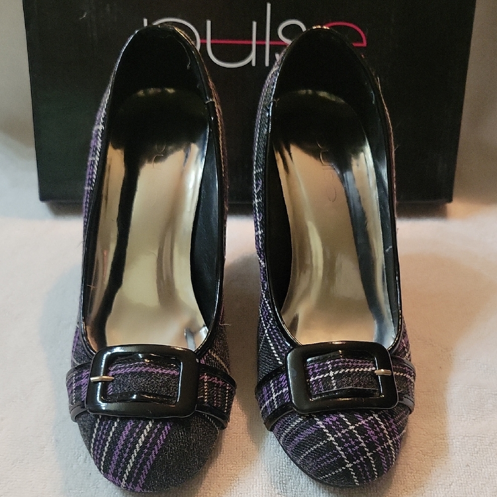 Pulse Black and Purple Heels with Patent Finish